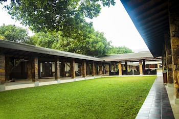 Full Moon Garden Hotel
