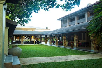 Full Moon Garden Hotel
