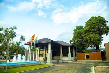 Full Moon Garden Hotel