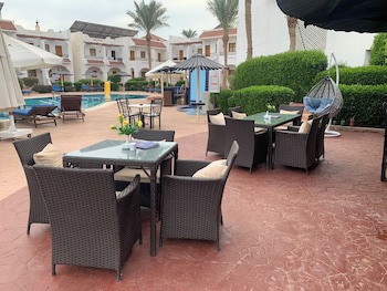 Dive Inn Resort