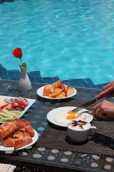 Dive Inn Resort