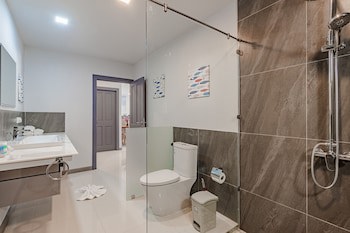 Kamala Beach Estate