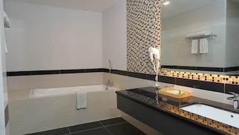 Cavinton Hotel Malioboro Yogyakarta By Tritama Hospitality