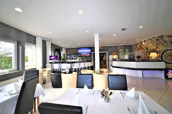 Ascot Hotel fotoğrafı