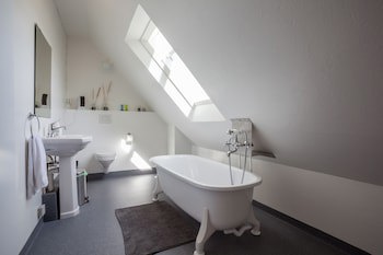 Heradsskolinn Historic Guesthouse