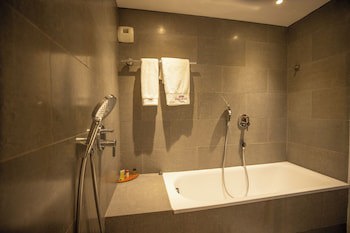 Hotel Akwa Palace