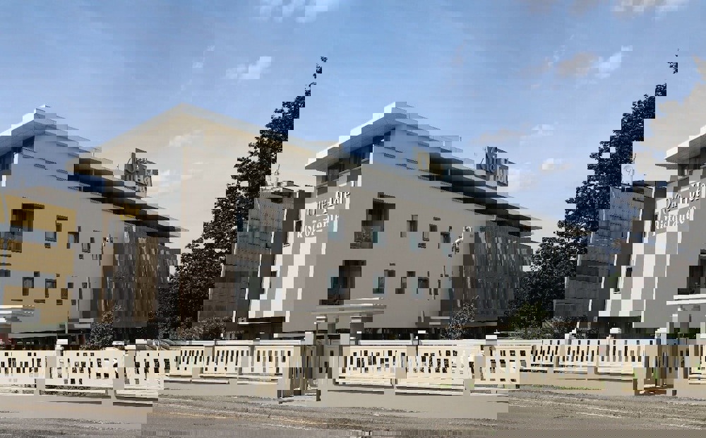 One Hotel & Restaurant