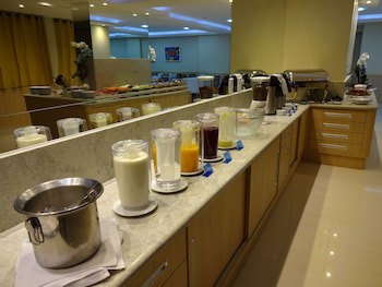 Elegance Praia Hotel