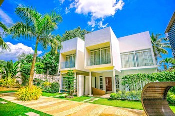 Aziza Paradise Hotel