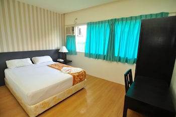 Dynasty Tourist Inn
