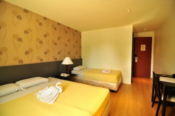 Dynasty Tourist Inn