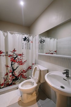 Dynasty Tourist Inn