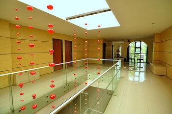 Dynasty Tourist Inn