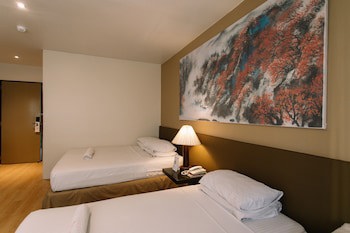 Dynasty Tourist Inn