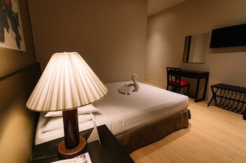 Dynasty Tourist Inn