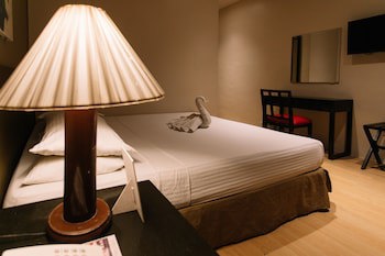 Dynasty Tourist Inn