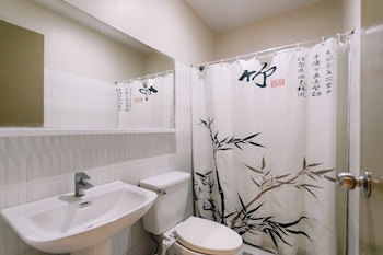 Dynasty Tourist Inn