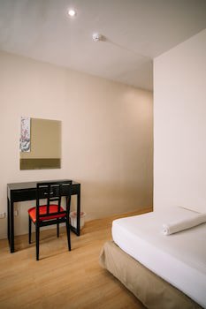 Dynasty Tourist Inn