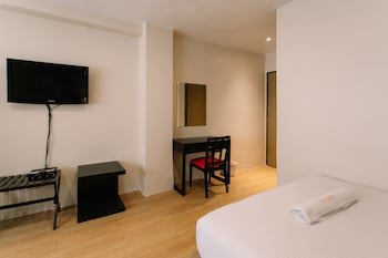 Dynasty Tourist Inn