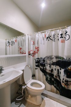Dynasty Tourist Inn