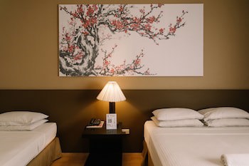 Dynasty Tourist Inn