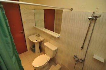 Dynasty Tourist Inn