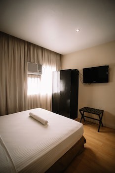 Dynasty Tourist Inn