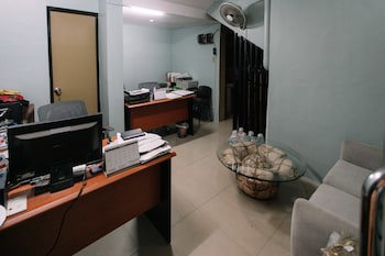 Dynasty Tourist Inn