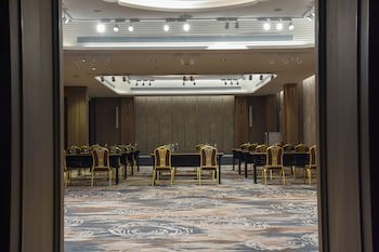 Chor Cher - The Luxury Green Hotel