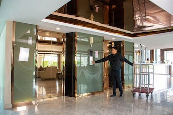 Chor Cher - The Luxury Green Hotel