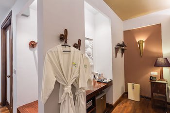 Areindmar Hotel