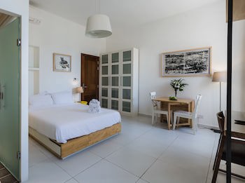 Two Pillows Boutique Hostel