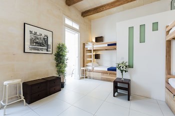 Two Pillows Boutique Hostel