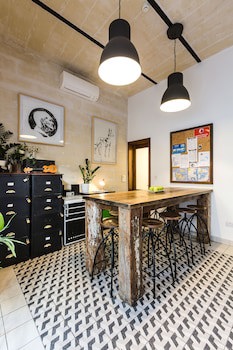 Two Pillows Boutique Hostel
