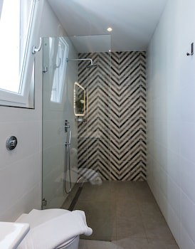 Two Pillows Boutique Hostel