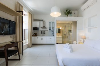 Two Pillows Boutique Hostel