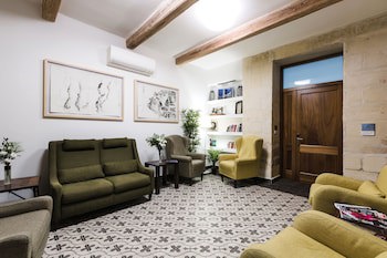 Two Pillows Boutique Hostel