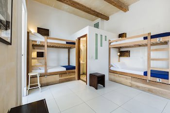 Two Pillows Boutique Hostel