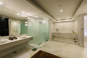 The Fortress Resort & Spa