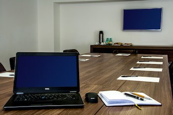 Bh Raja Hotel