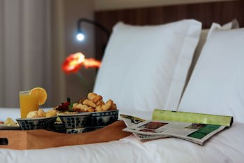 Bh Raja Hotel