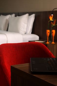 Bh Raja Hotel