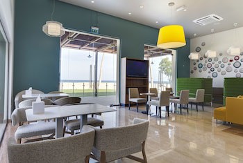 Park Inn By Radisson Hotel & Residence Duqm