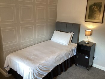 Oyo Rayanne House Guest Accommodation