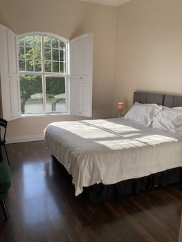 Oyo Rayanne House Guest Accommodation