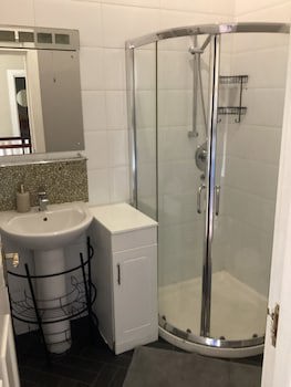 Oyo Rayanne House Guest Accommodation
