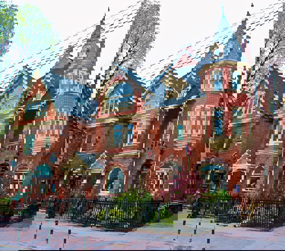 Madison Manor Boutique Hotel