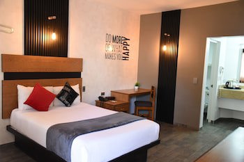 American Inn Hotel & Suites Hidalgo Del Parral