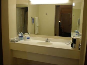 American Inn Hotel & Suites Hidalgo Del Parral