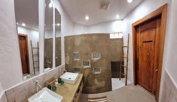 Quo Vadis Dive Resort Moalboal